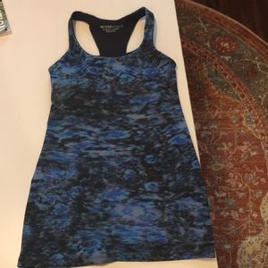 Beyond Yoga 🧘‍♀️ racerback tank with shelf bra -M